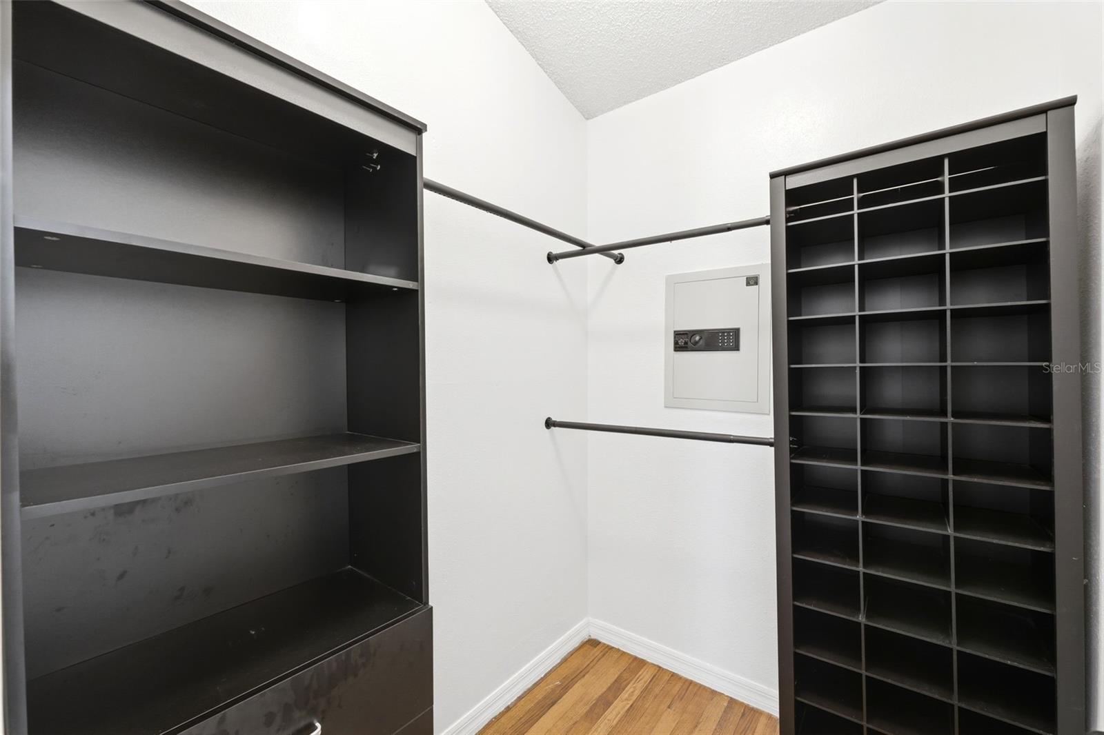 Image 23 of 55 For 11224 Holbrook Street