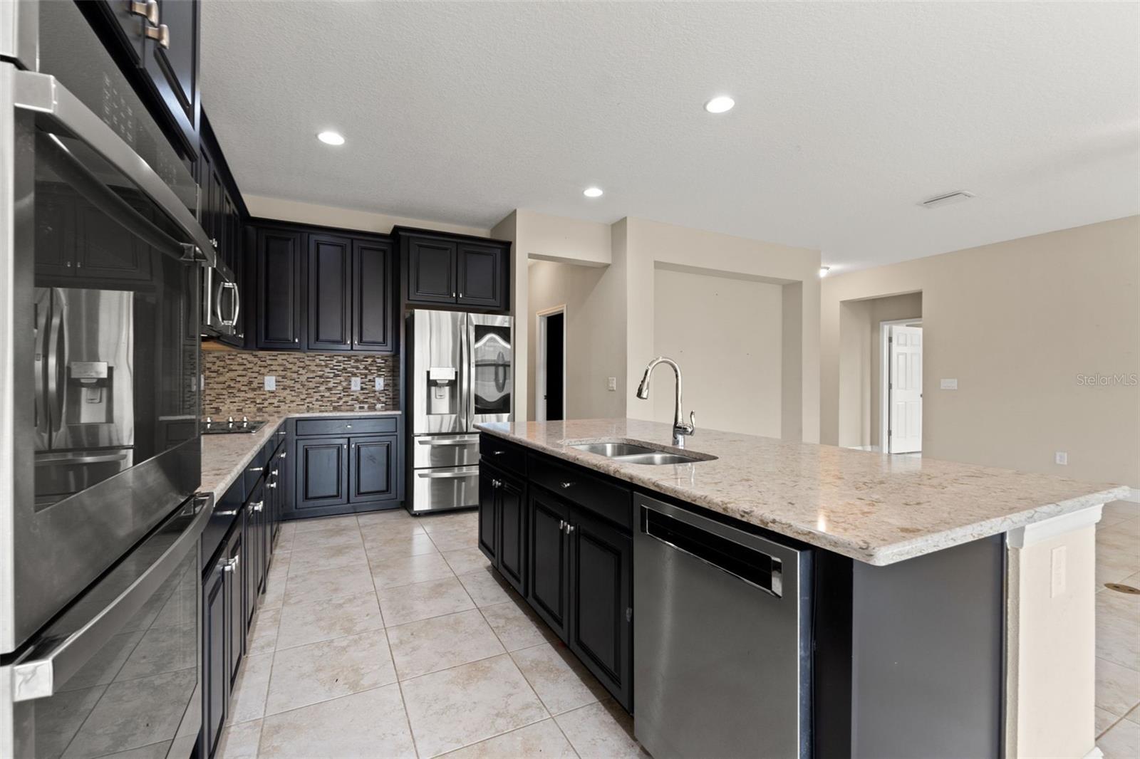 Image 12 of 67 For 18696 Malinche Loop