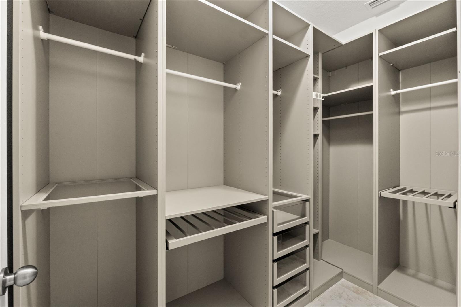 Image 21 of 67 For 18696 Malinche Loop