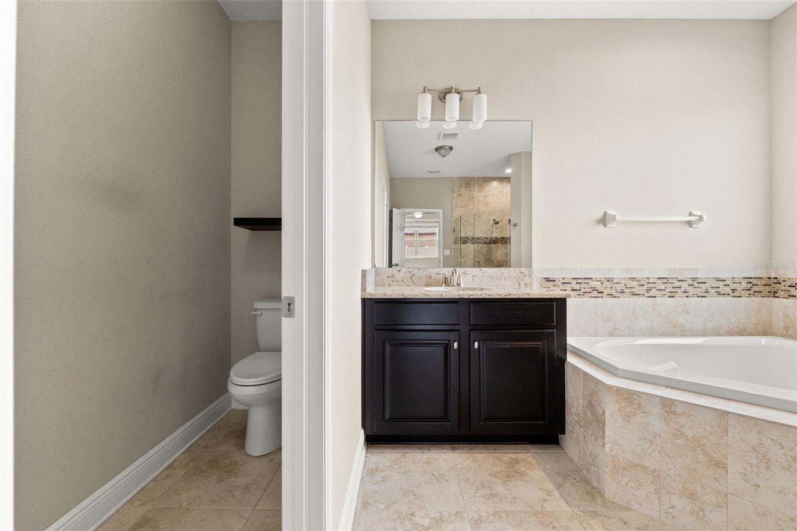 Image 22 of 67 For 18696 Malinche Loop