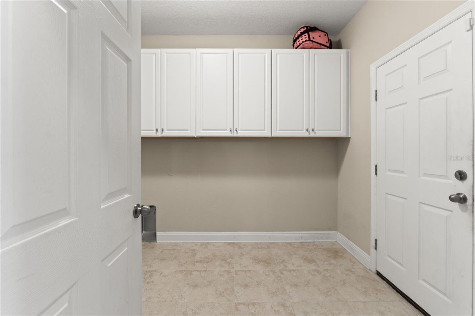 Image 29 of 67 For 18696 Malinche Loop