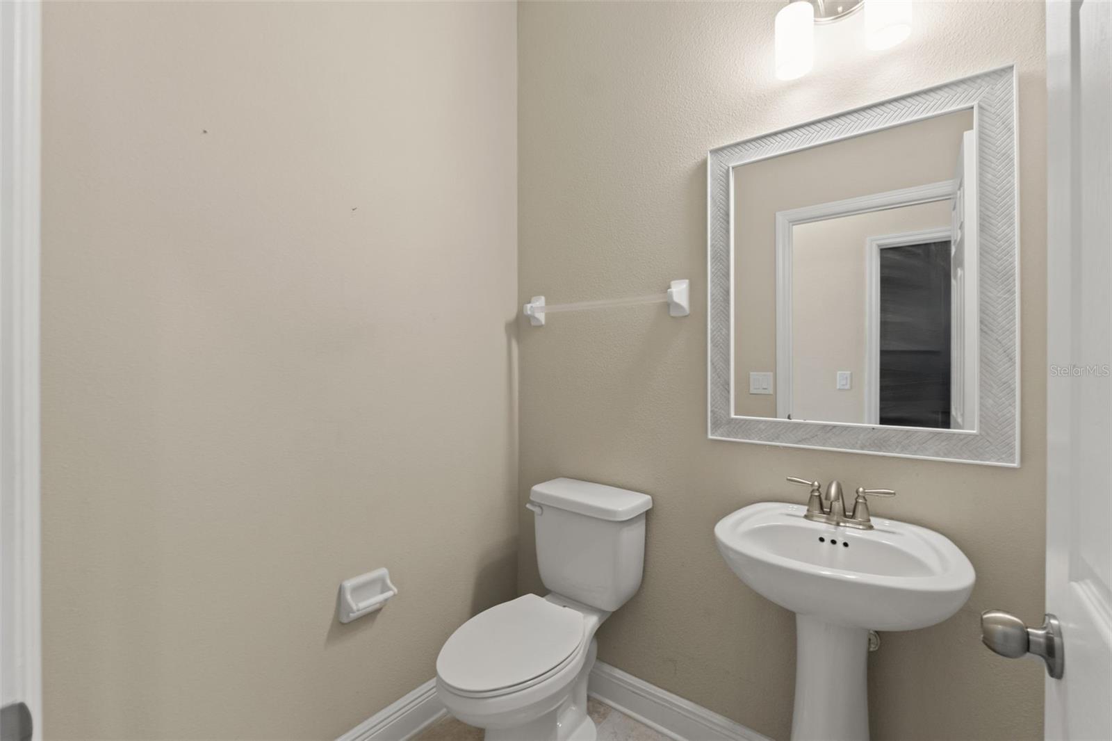 Image 31 of 67 For 18696 Malinche Loop