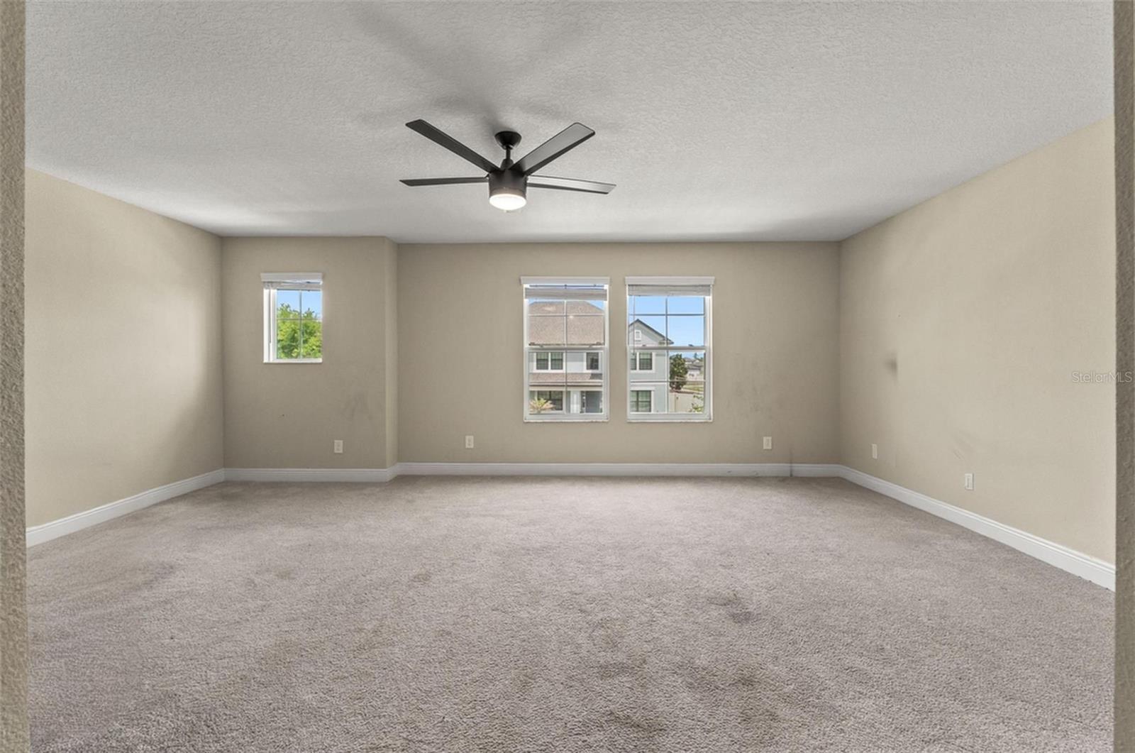 Image 40 of 67 For 18696 Malinche Loop