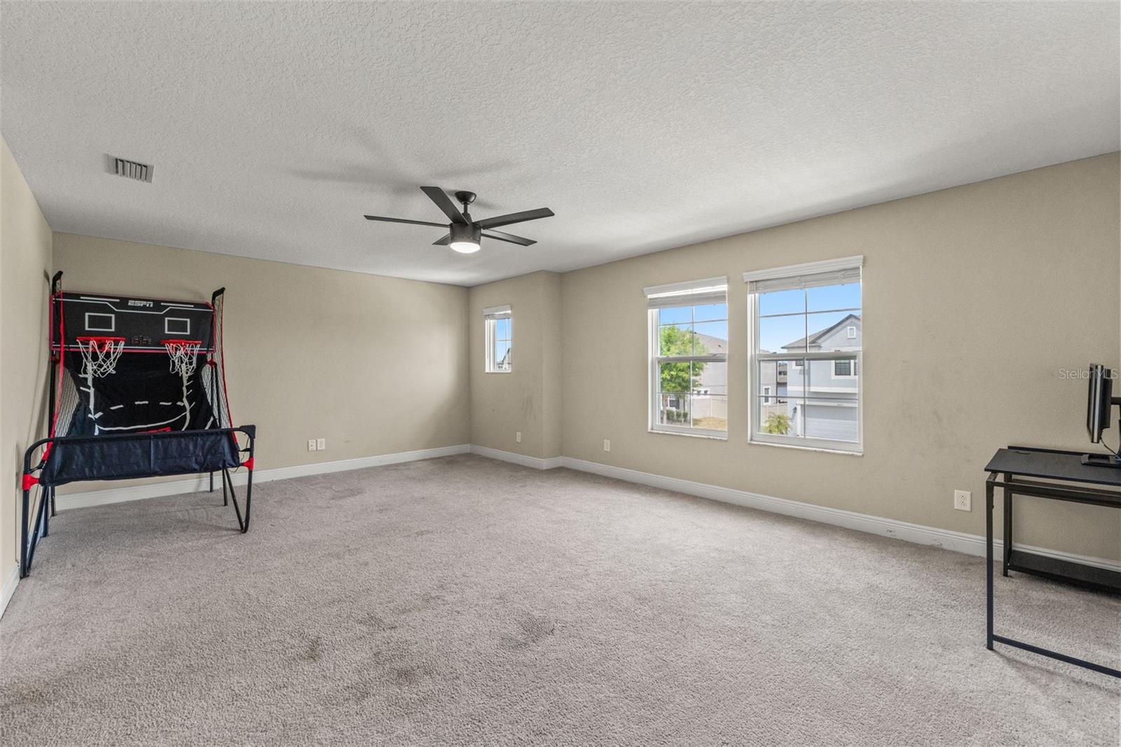 Image 41 of 67 For 18696 Malinche Loop