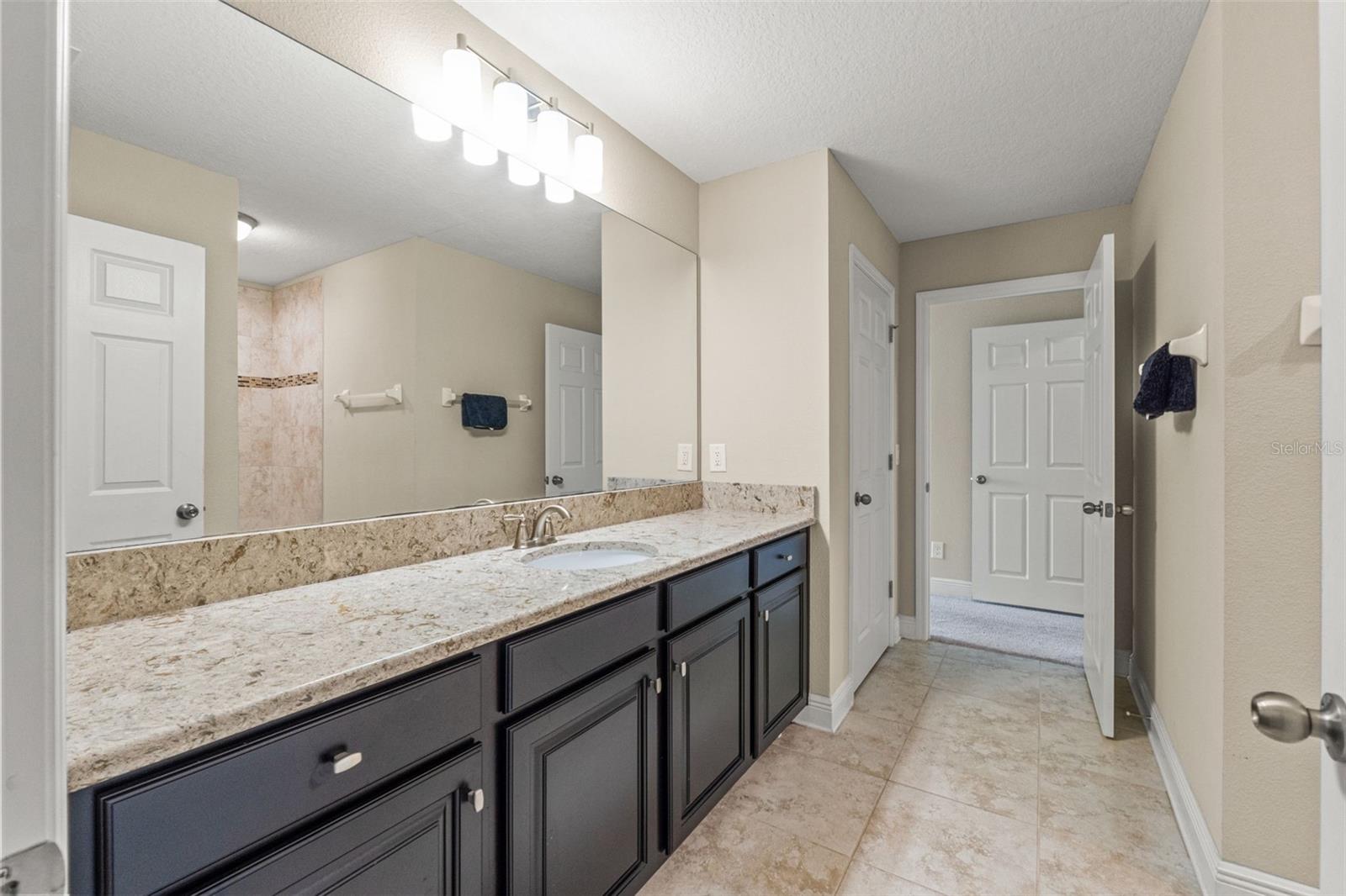 Image 43 of 67 For 18696 Malinche Loop