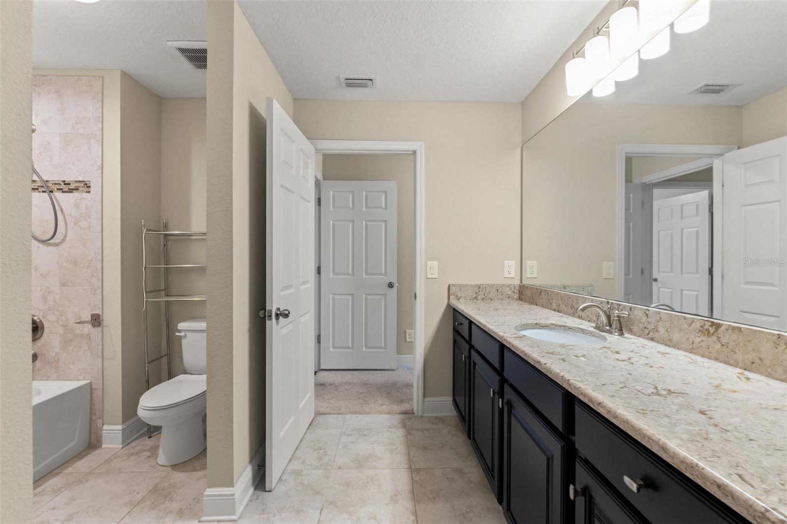 Image 44 of 67 For 18696 Malinche Loop