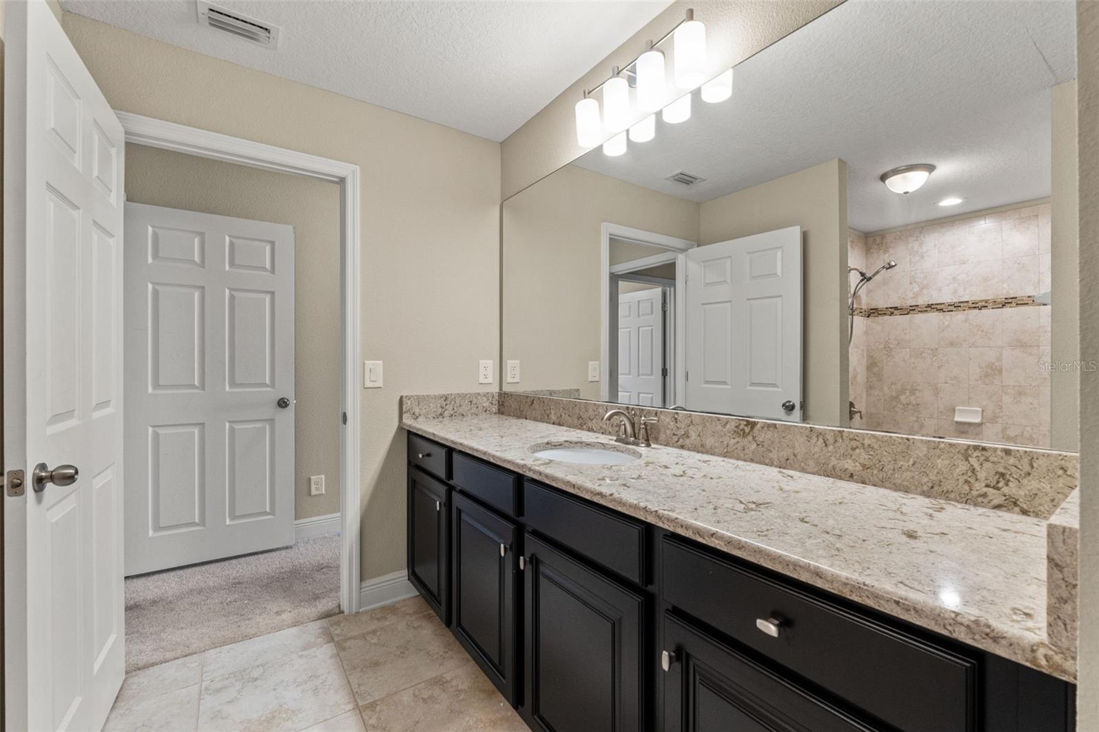 Image 46 of 67 For 18696 Malinche Loop