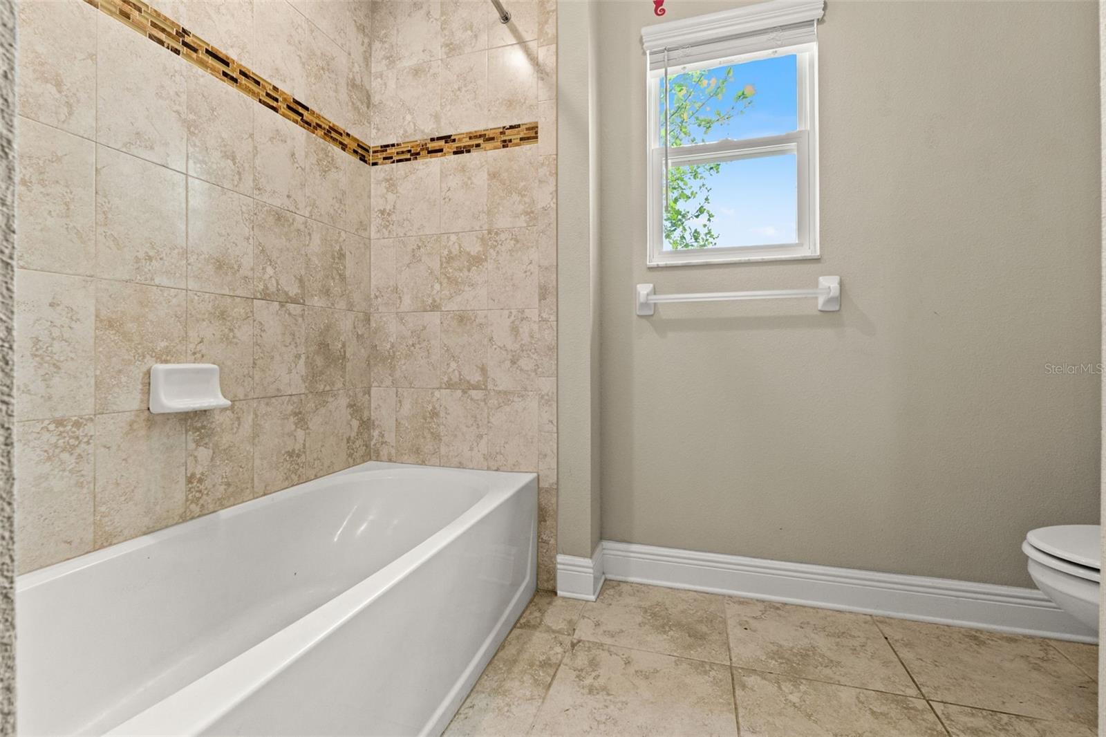 Image 56 of 67 For 18696 Malinche Loop