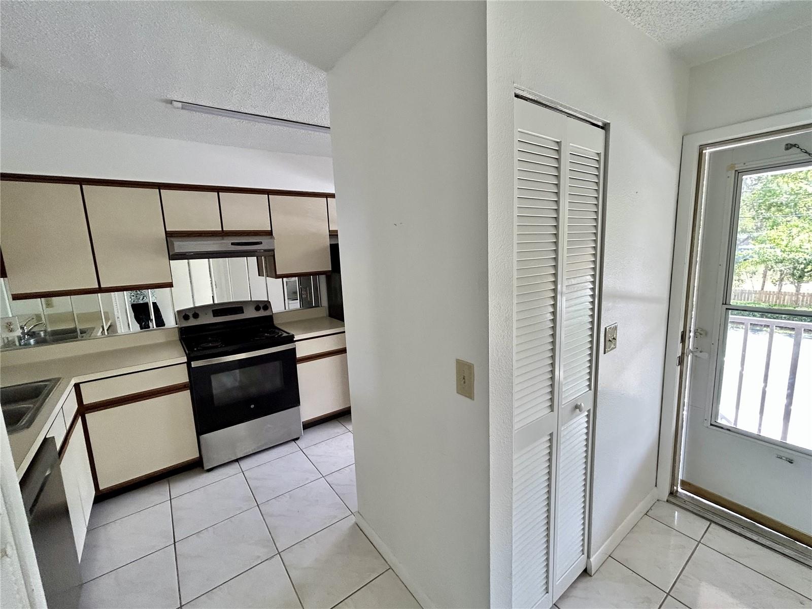 Image 5 of 42 For 6519 Spring Flower Drive 24