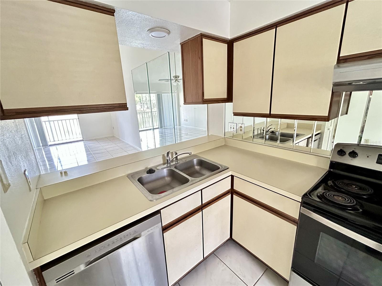 Image 6 of 42 For 6519 Spring Flower Drive 24