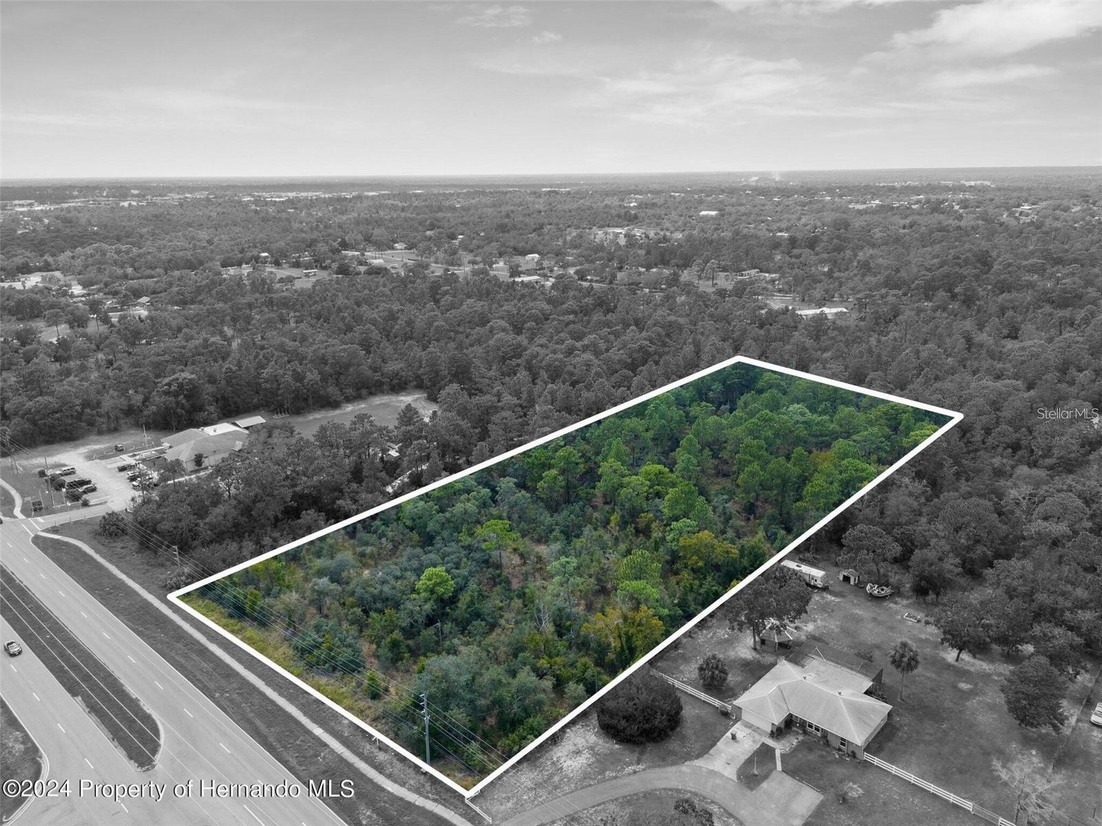 Listing photo id 12 for Sunshine Grove Road