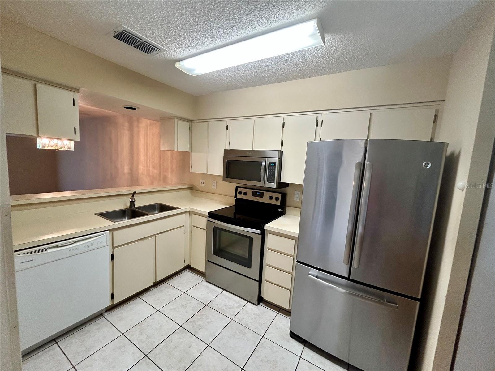 Image 11 of 46 For 4908 Myrtle Oak Drive 13