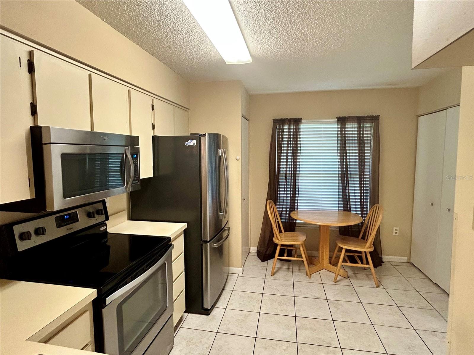 Image 12 of 46 For 4908 Myrtle Oak Drive 13