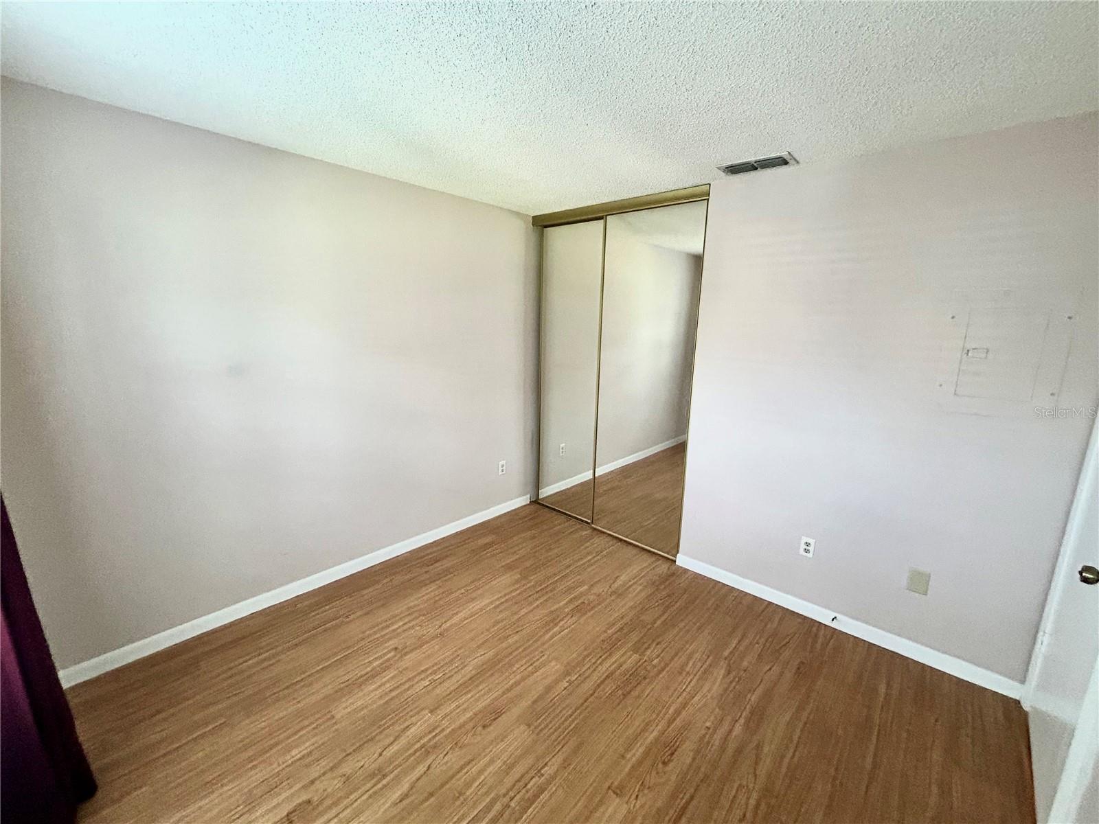 Image 20 of 46 For 4908 Myrtle Oak Drive 13