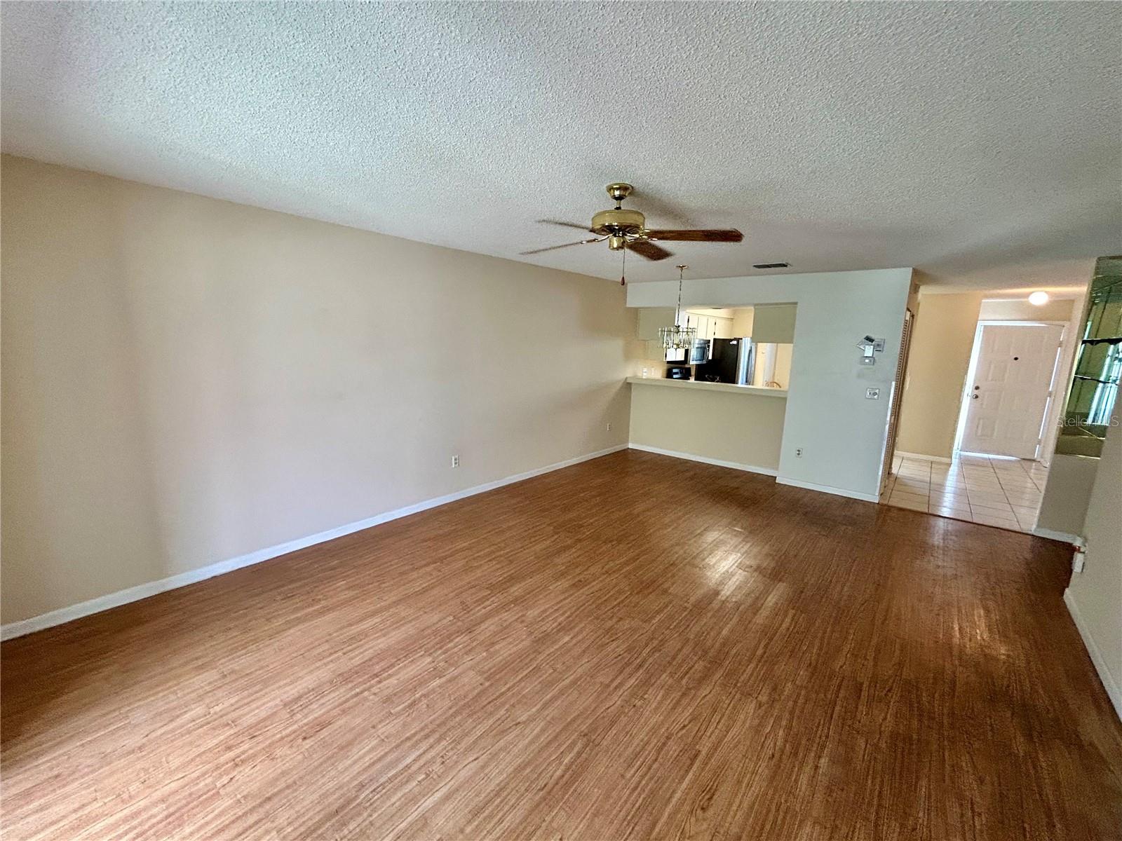 Image 5 of 46 For 4908 Myrtle Oak Drive 13