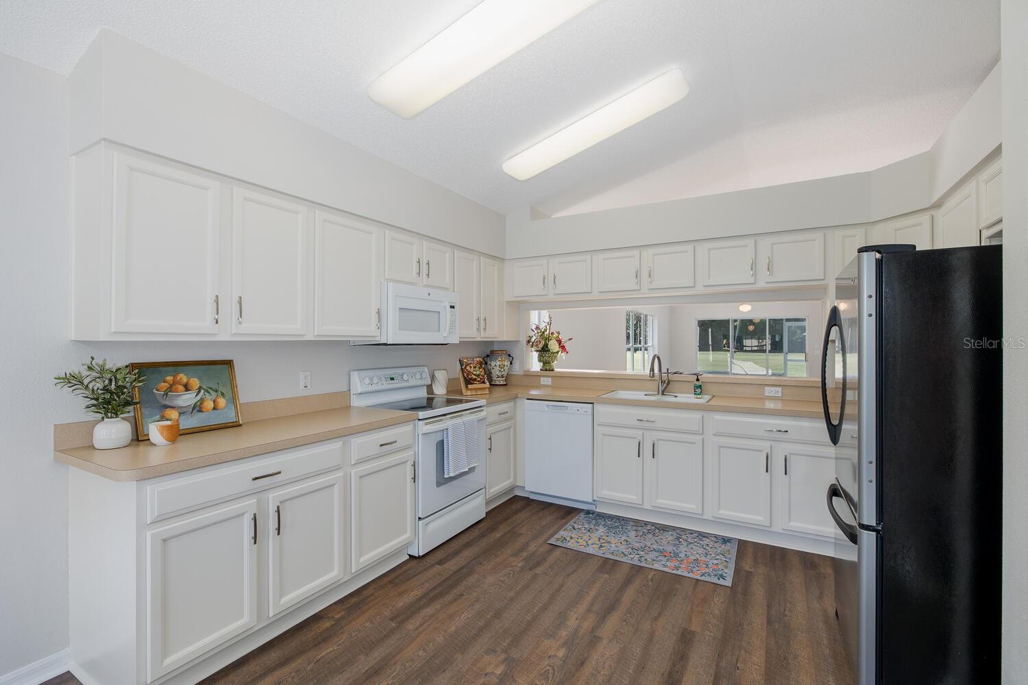 Image 17 of 88 For 11718 Wheatfield Loop