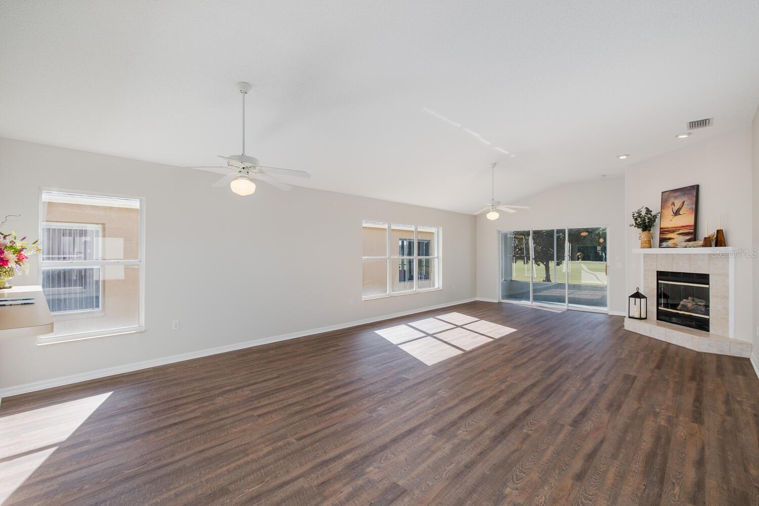 Image 23 of 88 For 11718 Wheatfield Loop