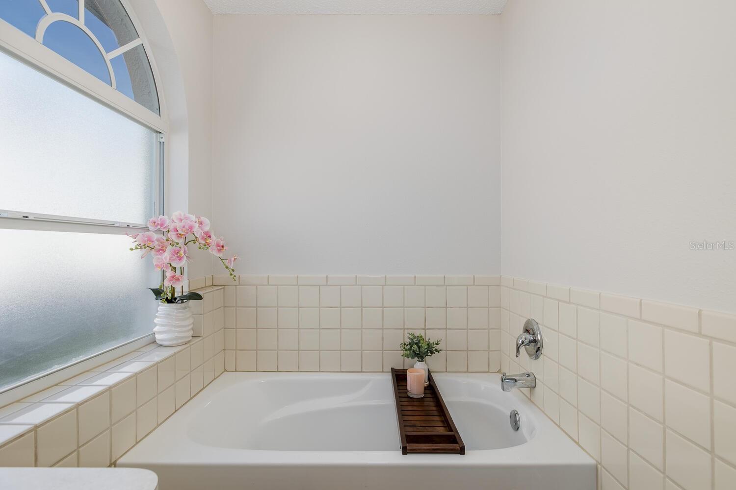 Image 33 of 88 For 11718 Wheatfield Loop