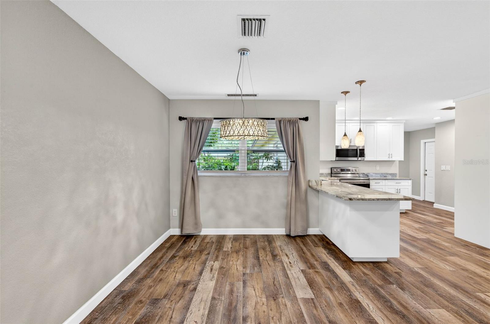 Image 10 of 74 For 7 Eagle Lane