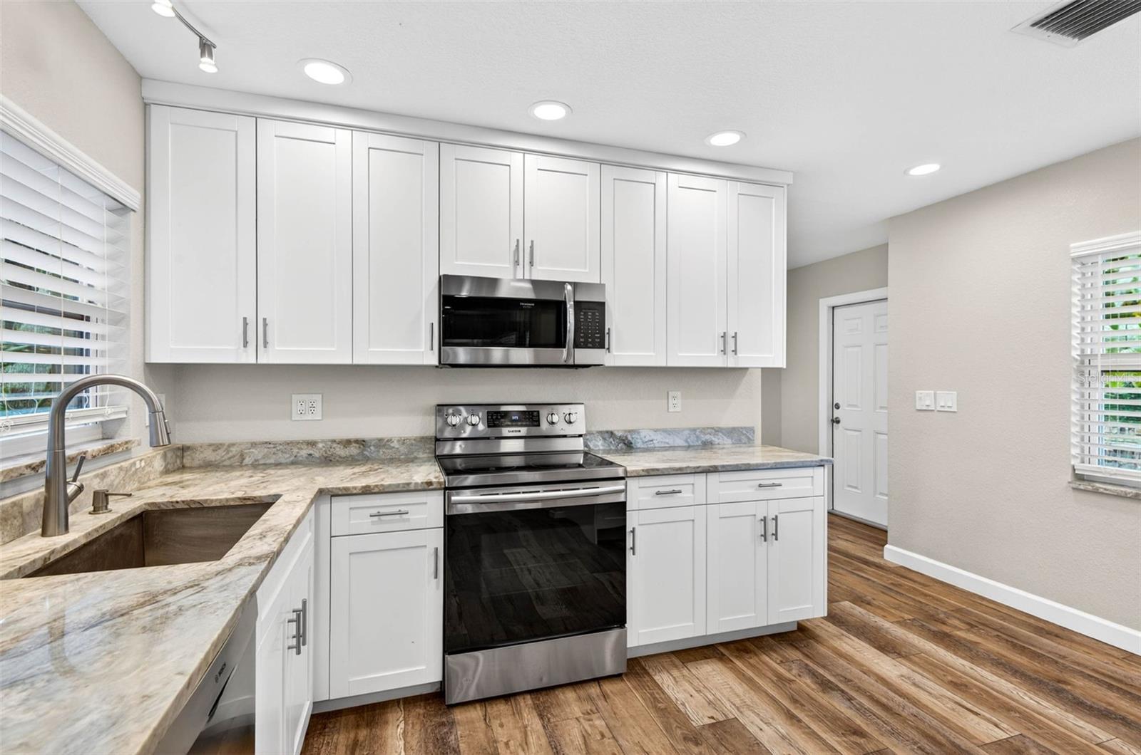 Image 18 of 74 For 7 Eagle Lane