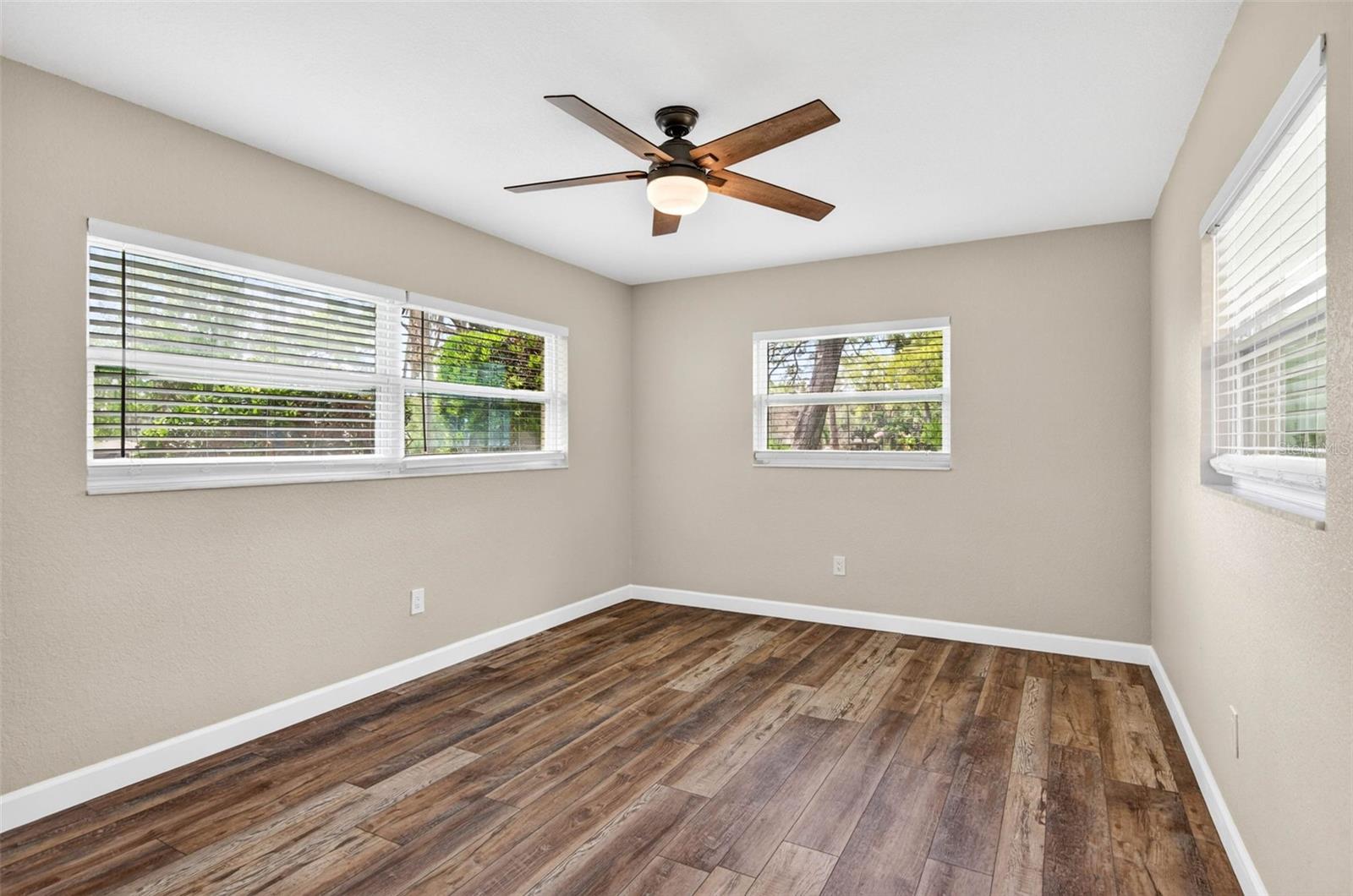 Image 32 of 74 For 7 Eagle Lane