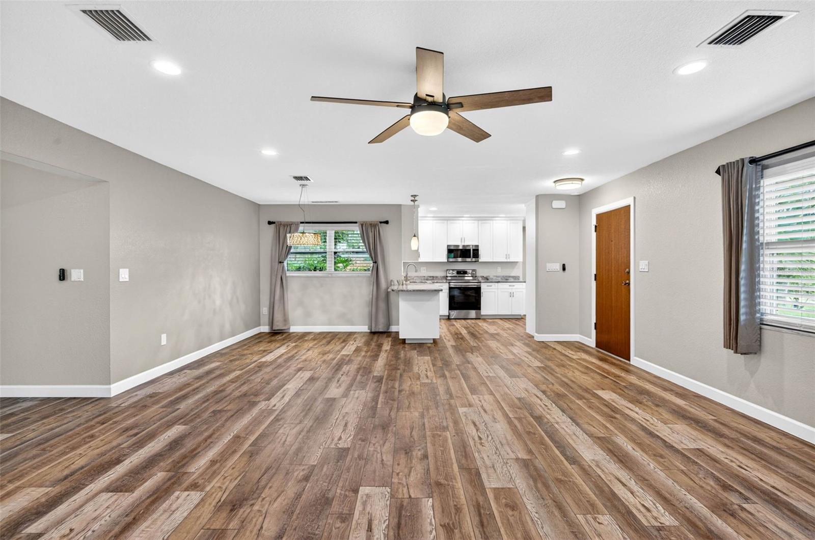 Image 8 of 74 For 7 Eagle Lane