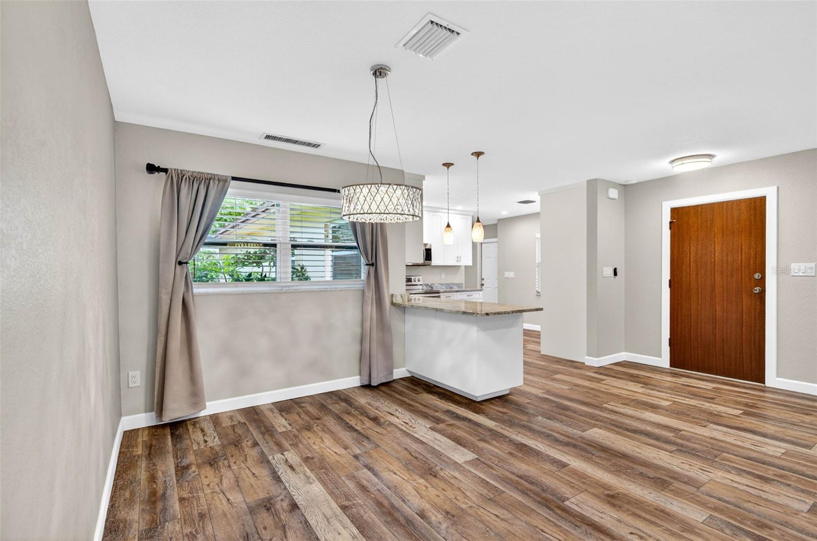 Image 9 of 74 For 7 Eagle Lane