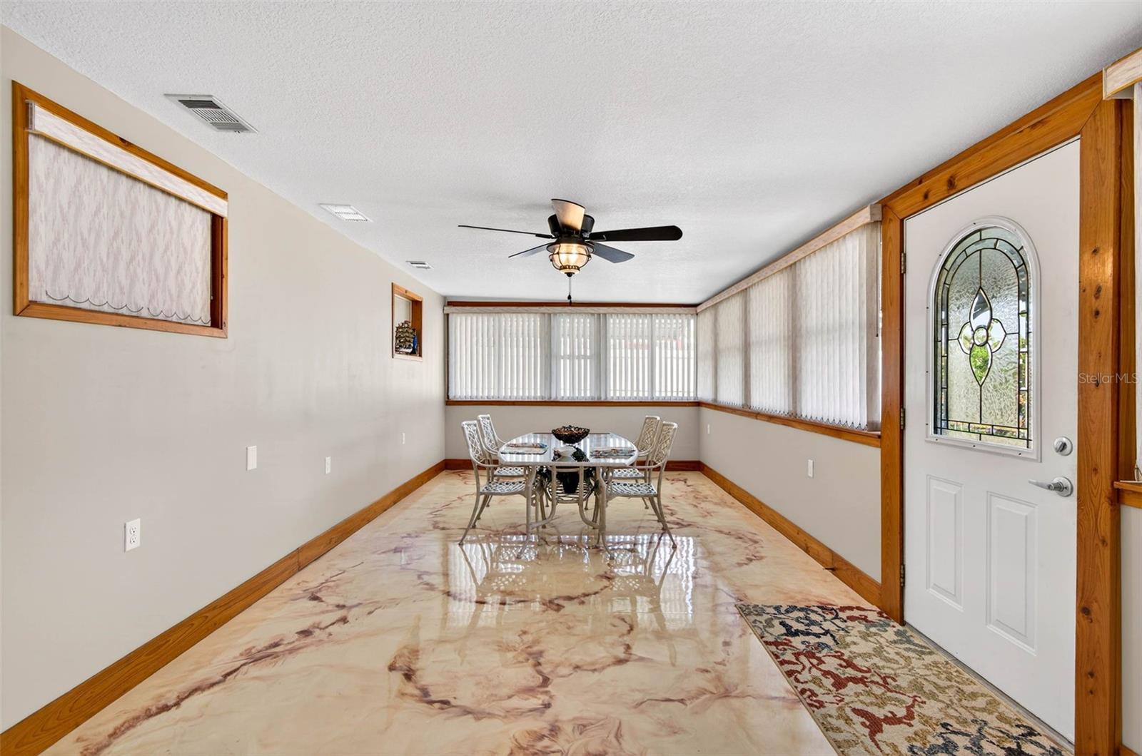 Image 15 of 47 For 6645 Harbor Drive