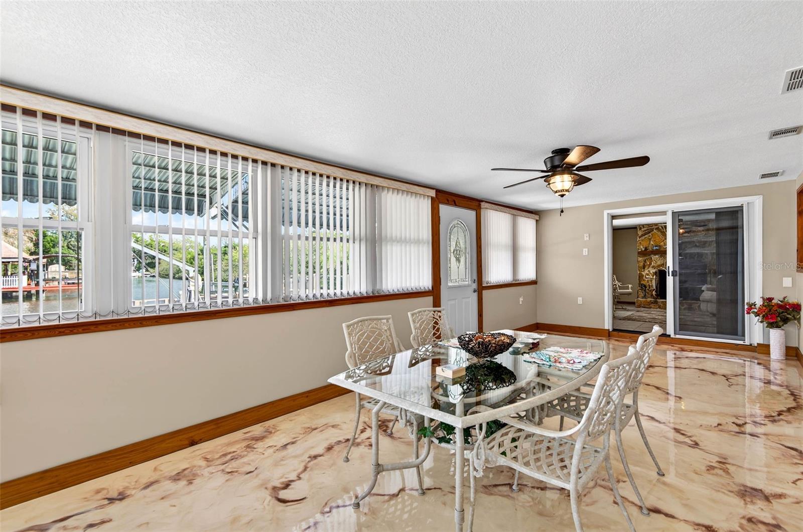 Image 17 of 47 For 6645 Harbor Drive