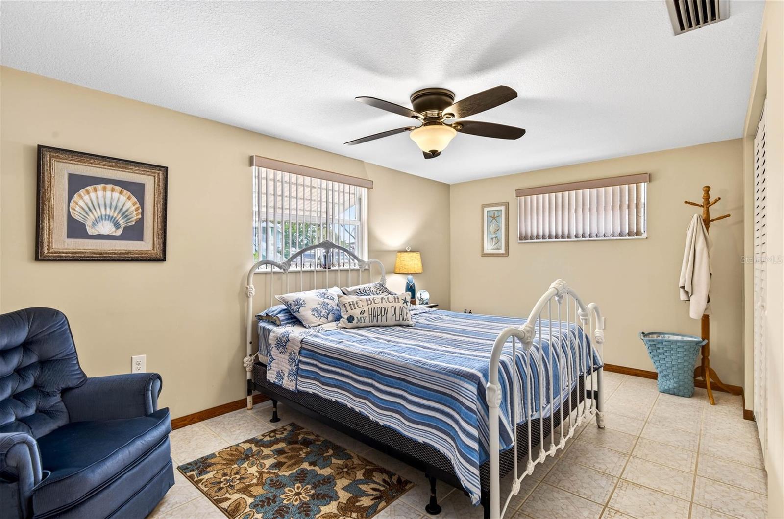 Image 22 of 47 For 6645 Harbor Drive