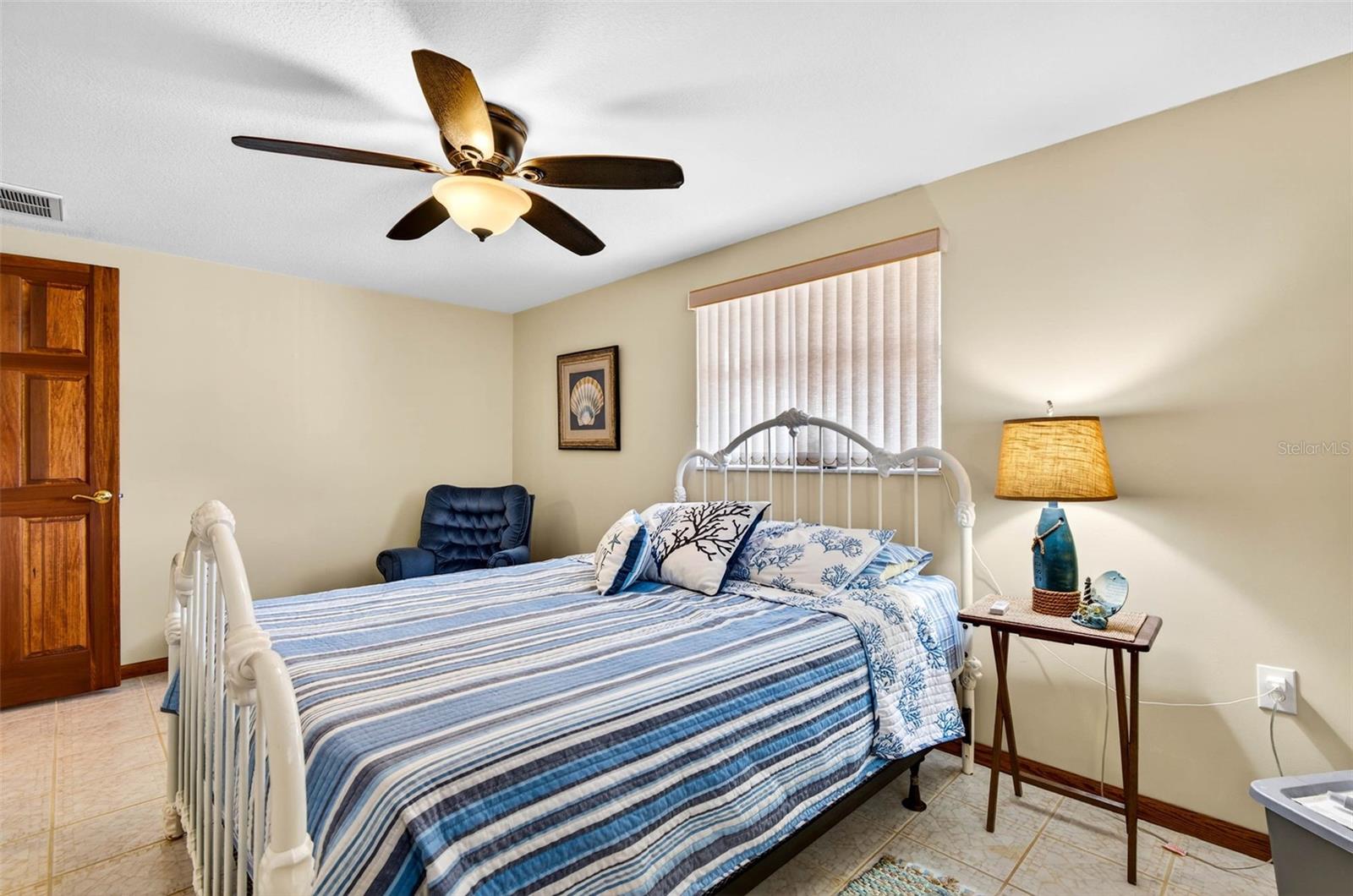 Image 23 of 47 For 6645 Harbor Drive