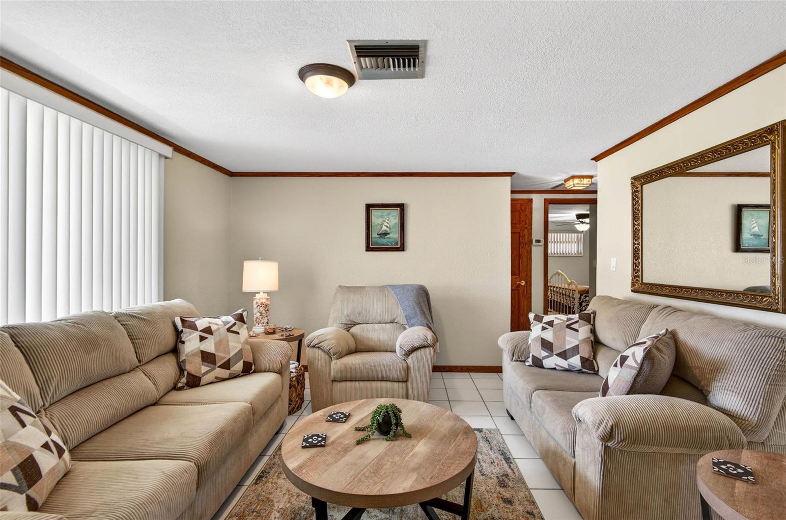 Image 6 of 47 For 6645 Harbor Drive