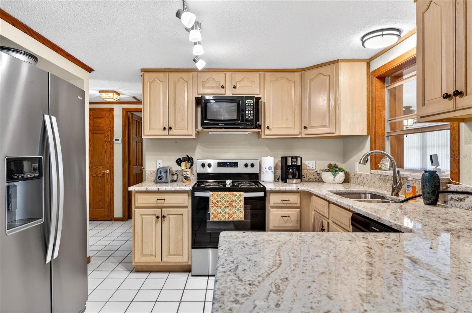 Image 8 of 47 For 6645 Harbor Drive