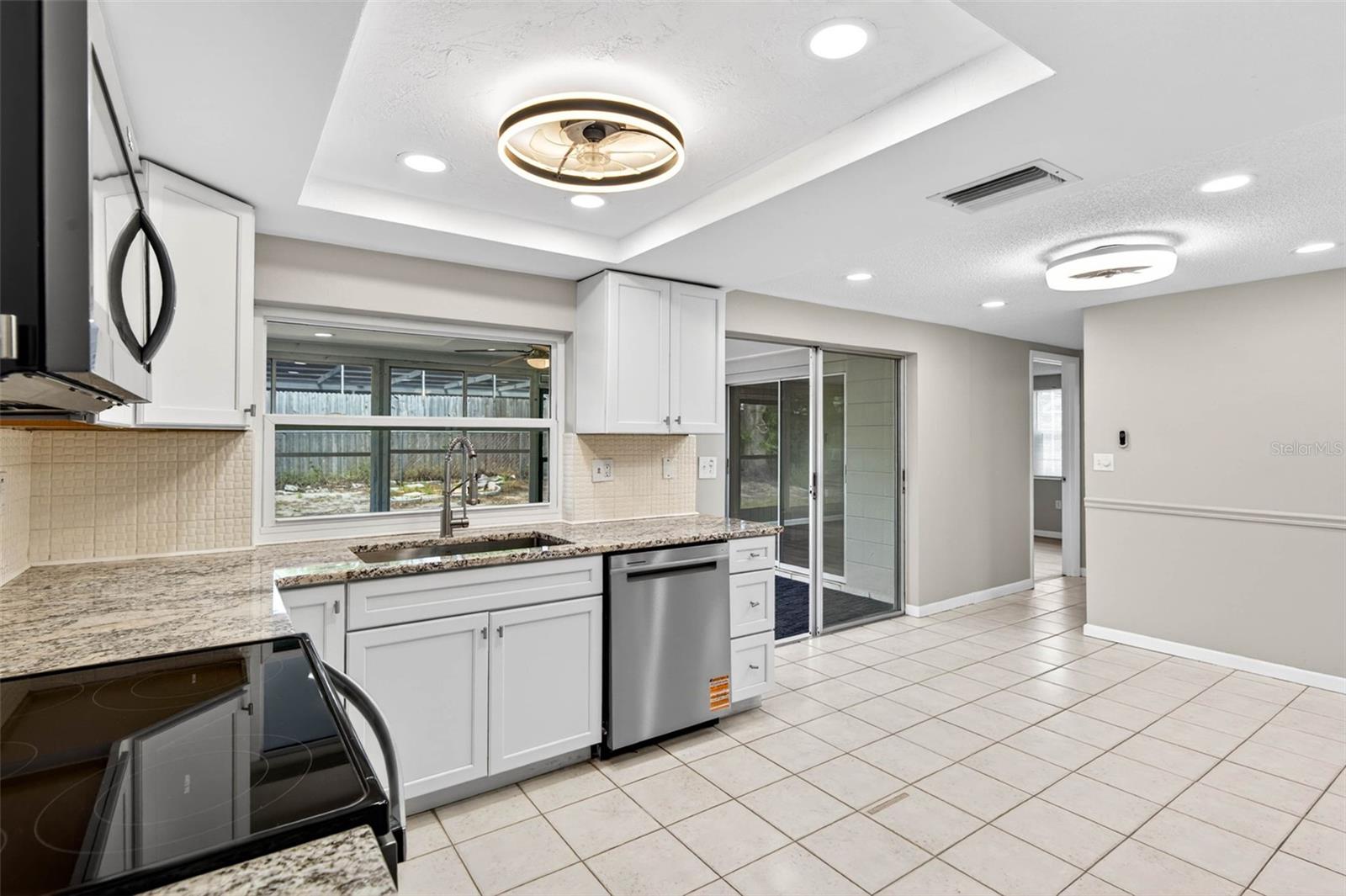 Listing photo id 10 for 8915 Sterling Lane