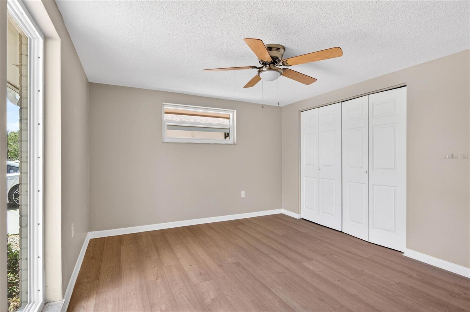 Listing photo id 14 for 8915 Sterling Lane