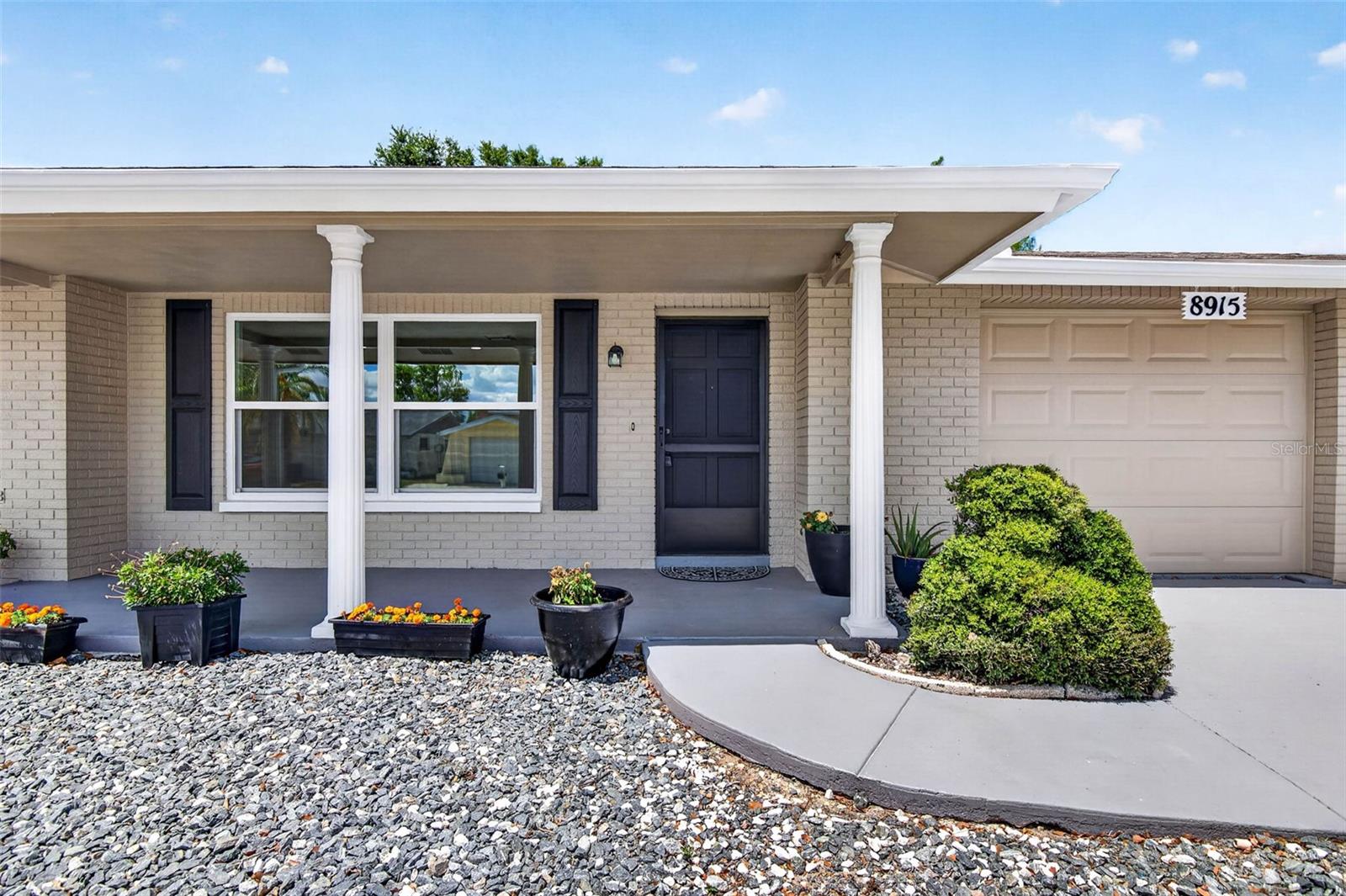 Listing photo id 0 for 8915 Sterling Lane