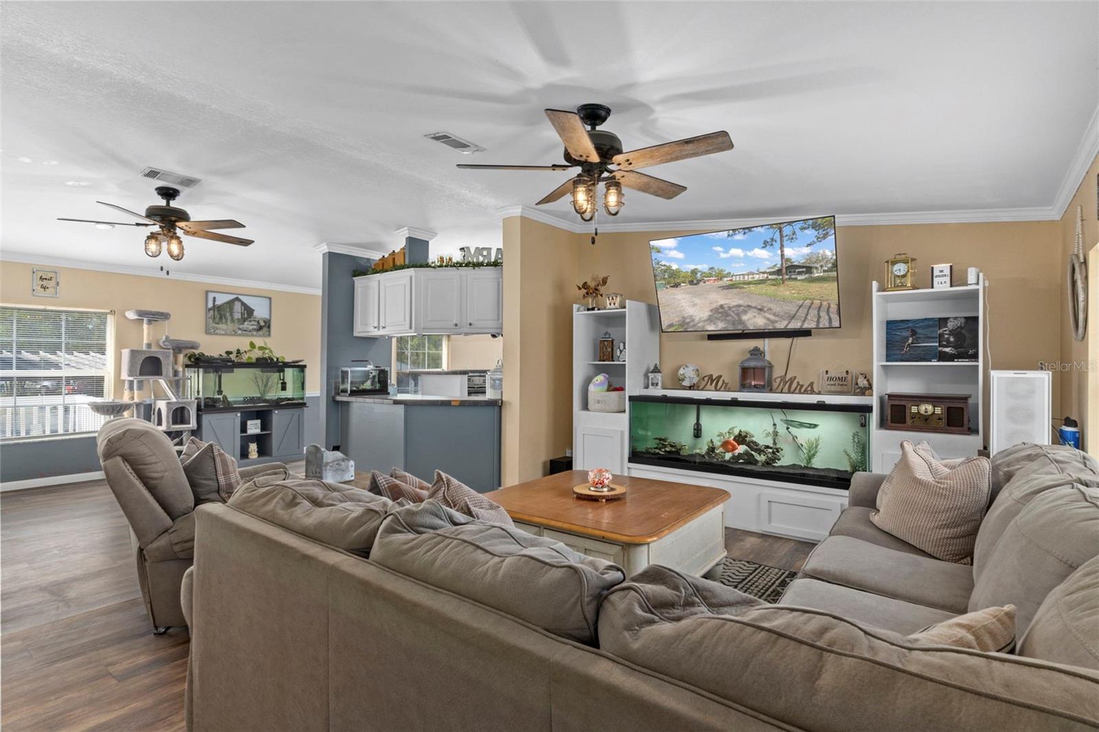 Image 11 of 59 For 5174 Oldfield Avenue