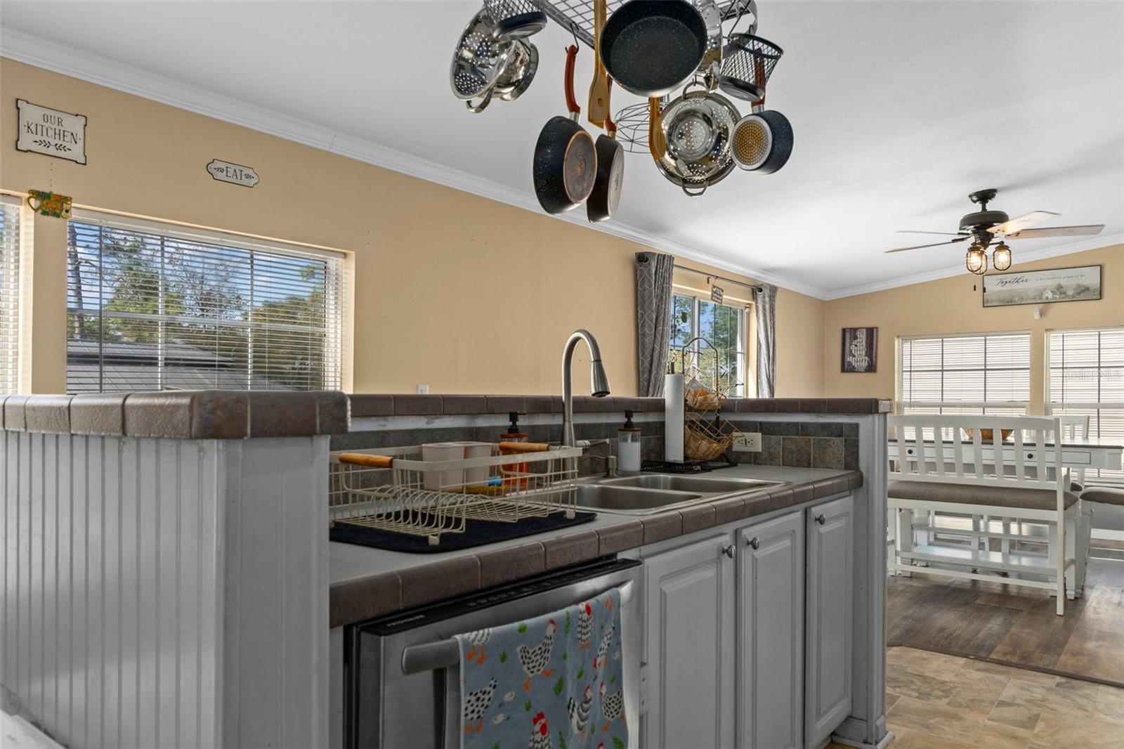 Image 19 of 59 For 5174 Oldfield Avenue