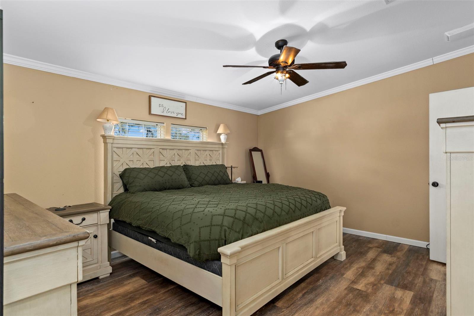 Image 22 of 59 For 5174 Oldfield Avenue