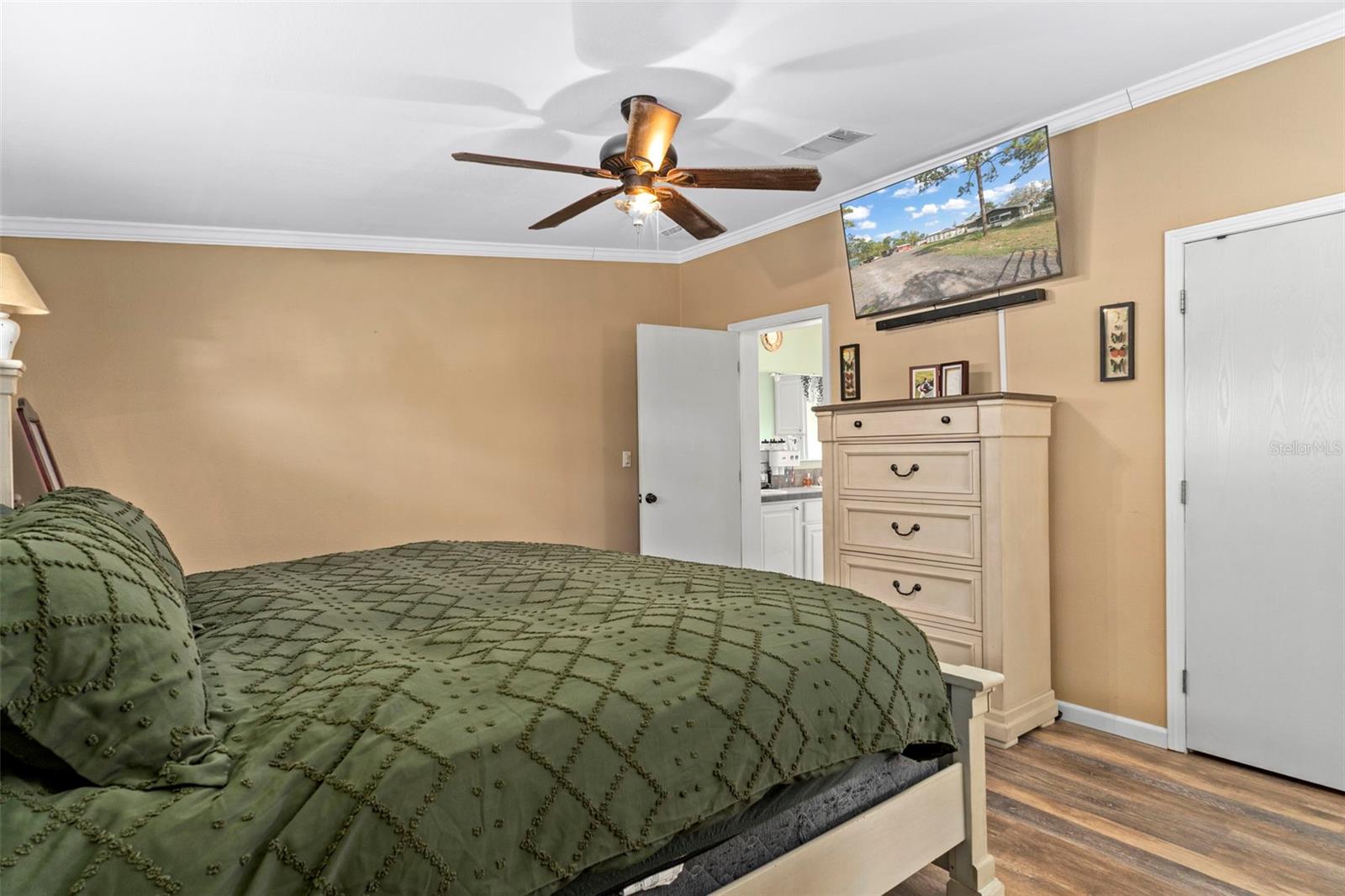 Image 23 of 59 For 5174 Oldfield Avenue