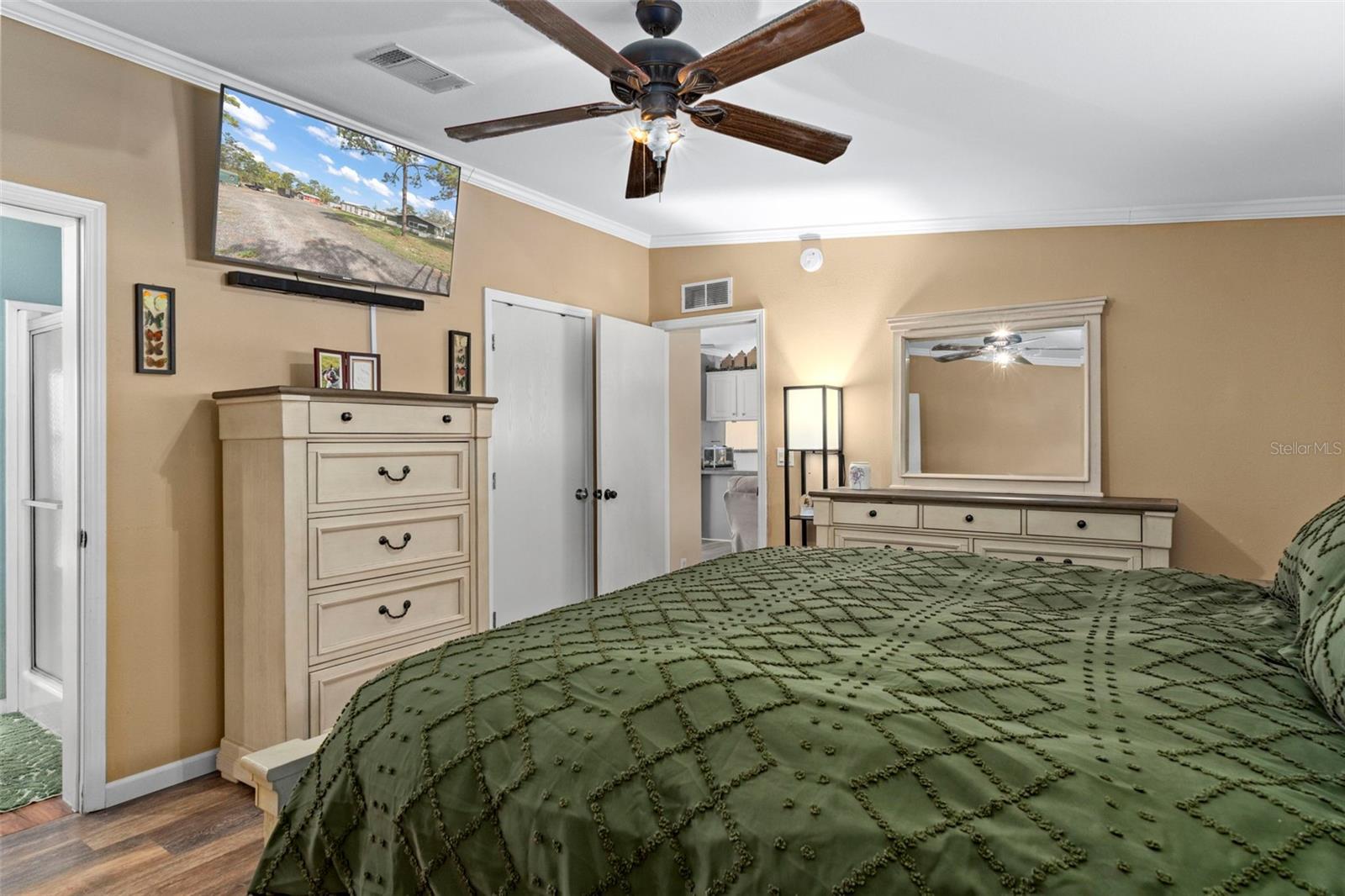 Image 24 of 59 For 5174 Oldfield Avenue