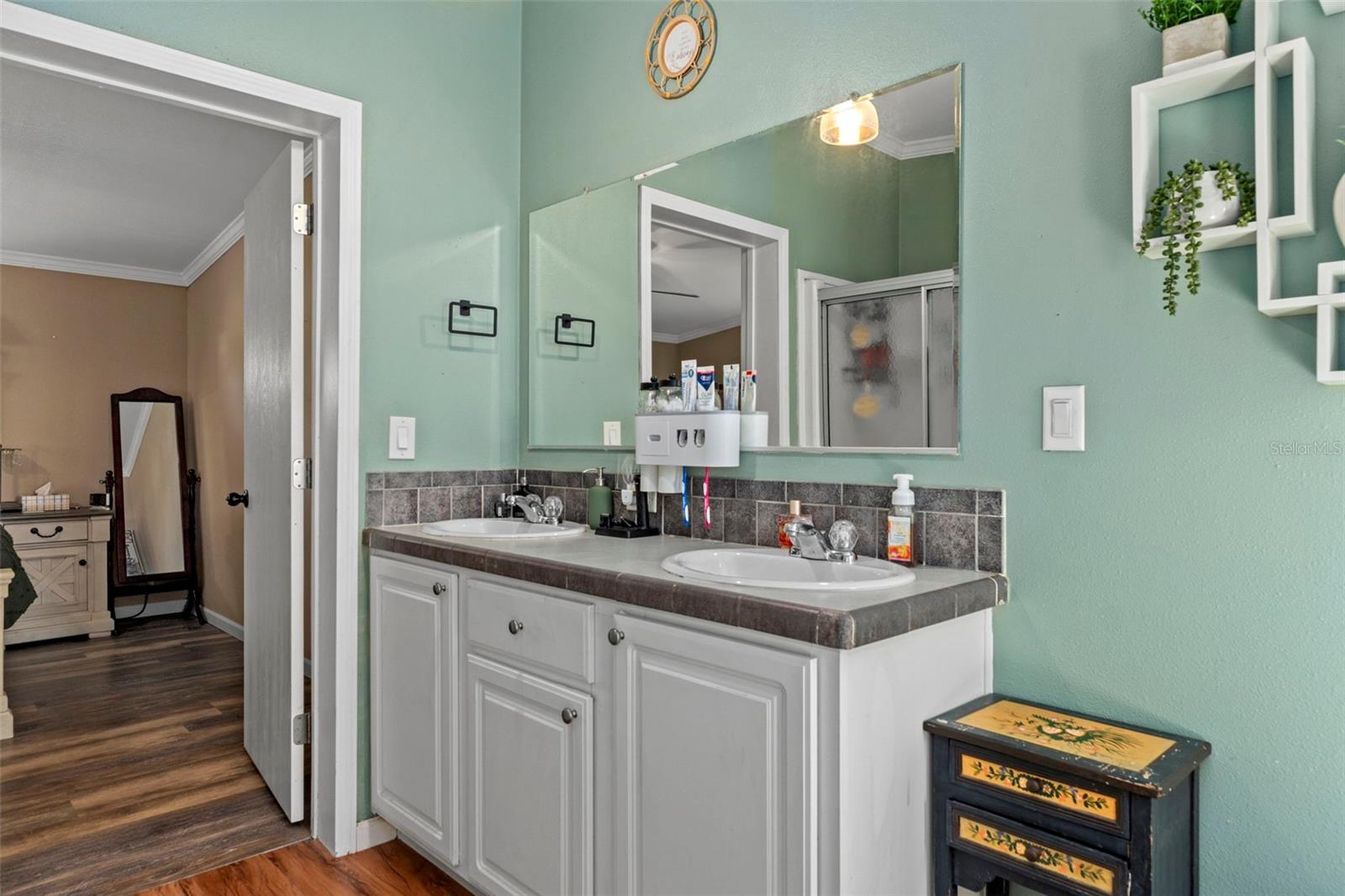 Image 27 of 59 For 5174 Oldfield Avenue