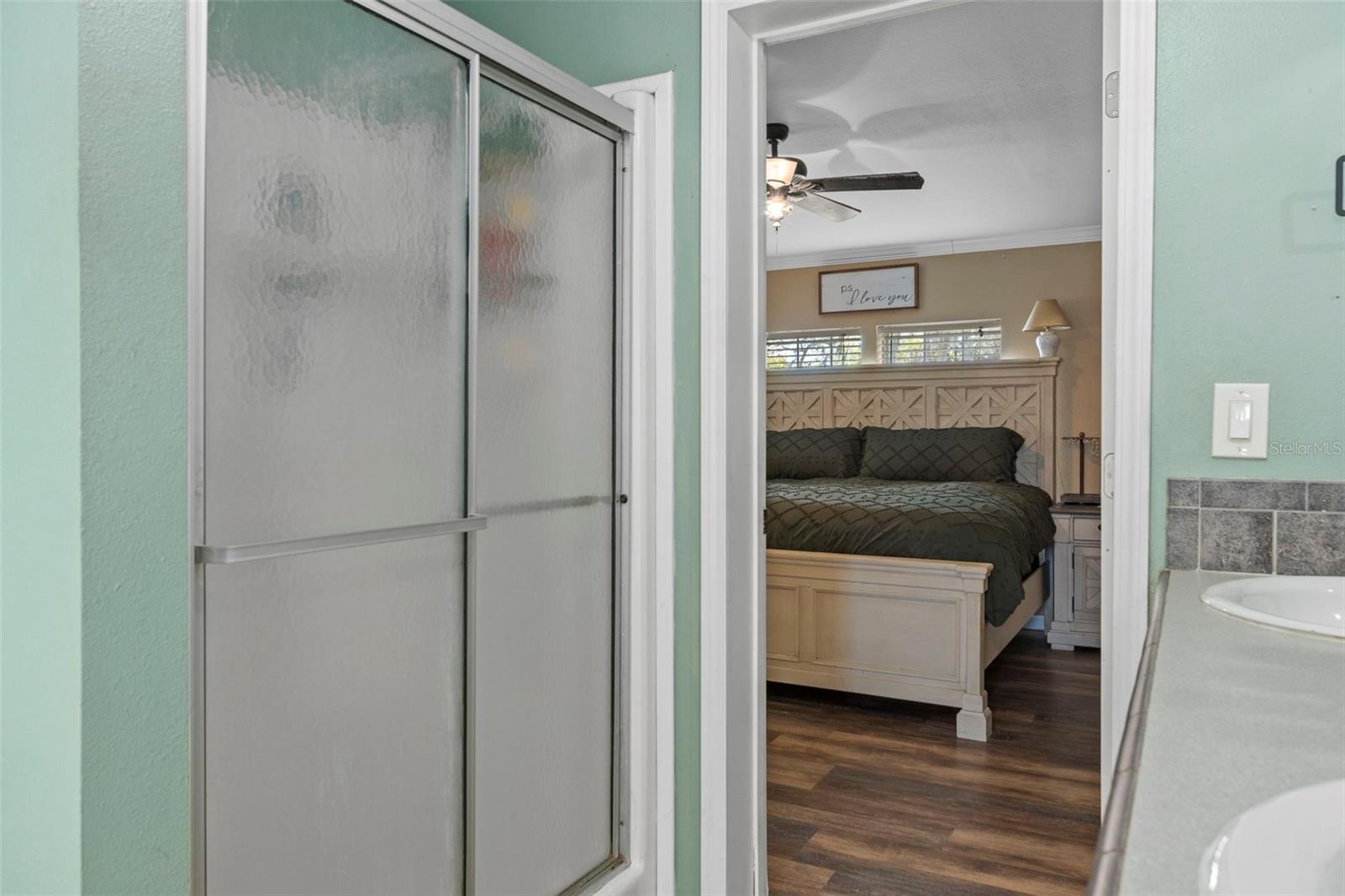 Image 28 of 59 For 5174 Oldfield Avenue