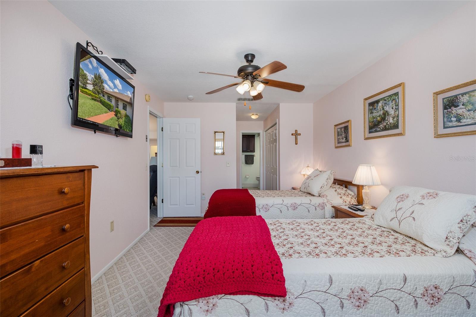 Image 16 of 31 For 7834 Radcliffe Circle