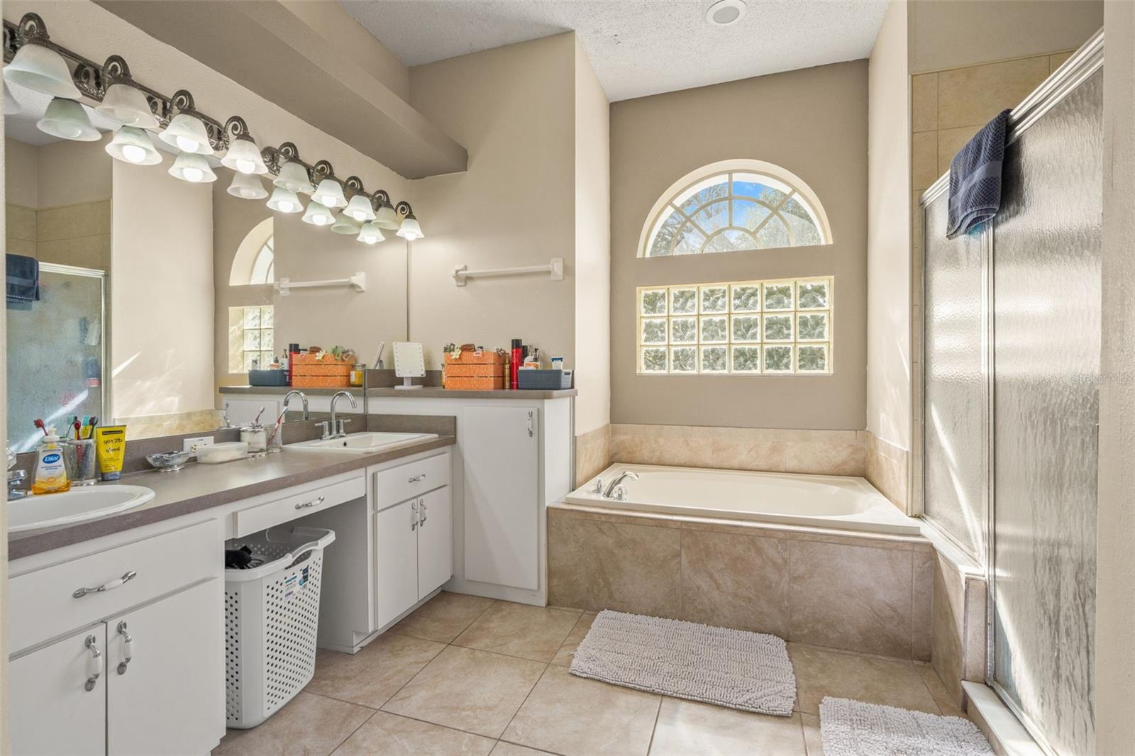 Image 20 of 39 For 11128 Lomita Wren Road