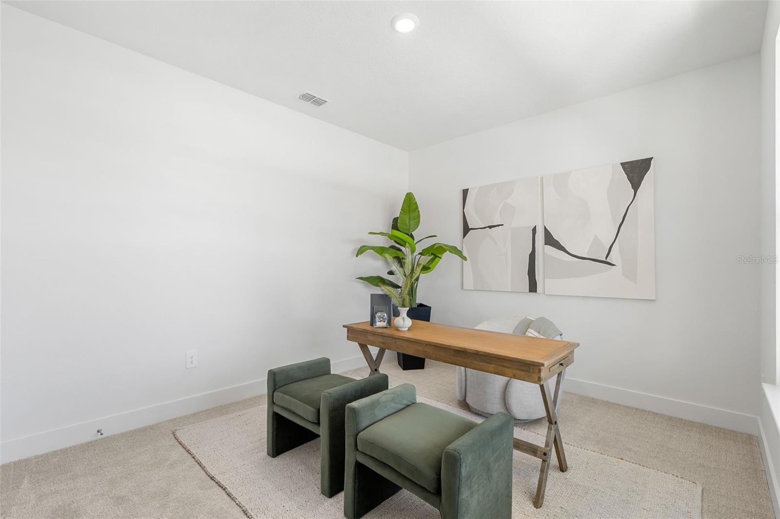 Image 14 of 35 For 810 Emerald Grove Drive