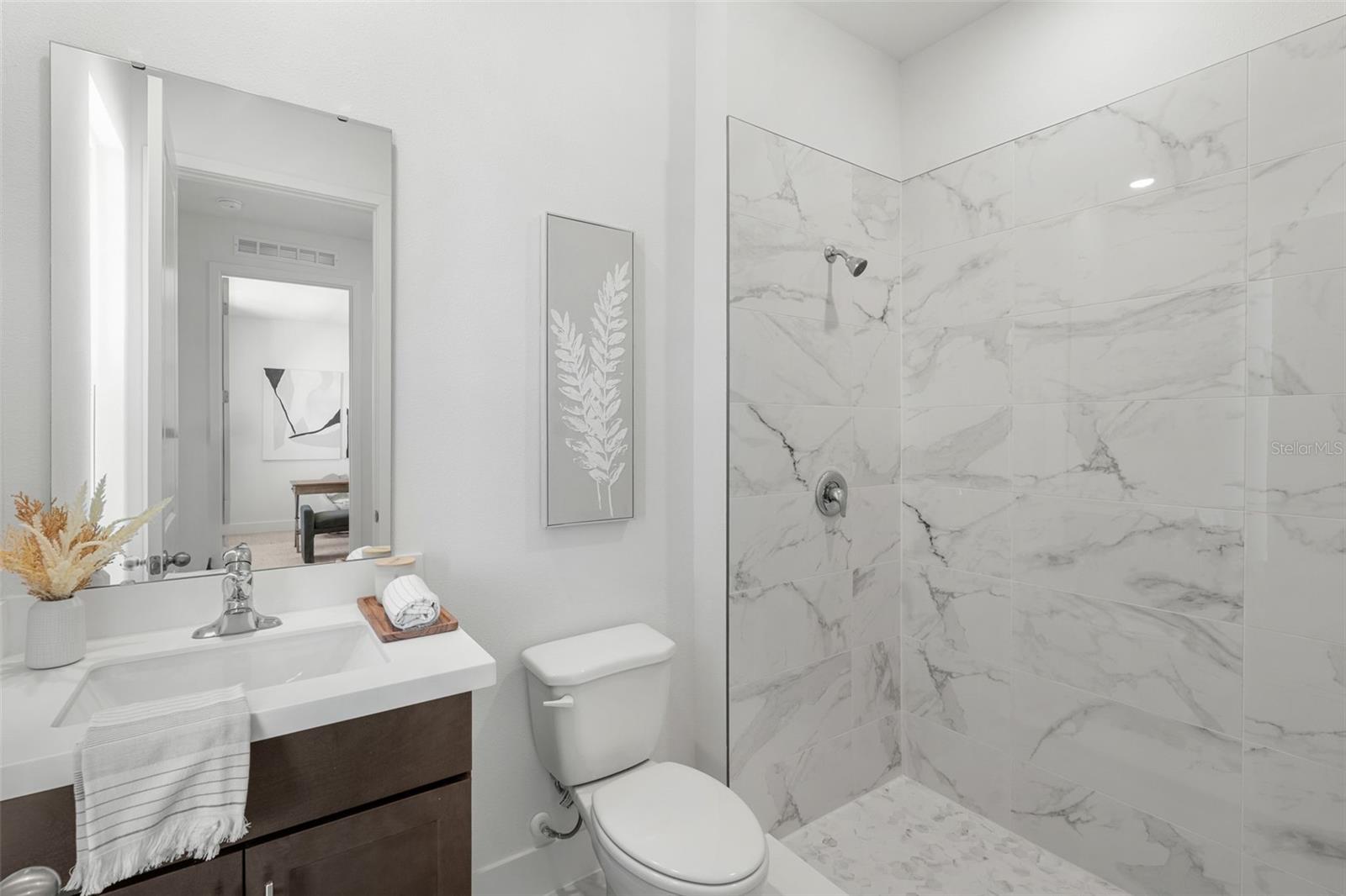 Image 15 of 35 For 810 Emerald Grove Drive