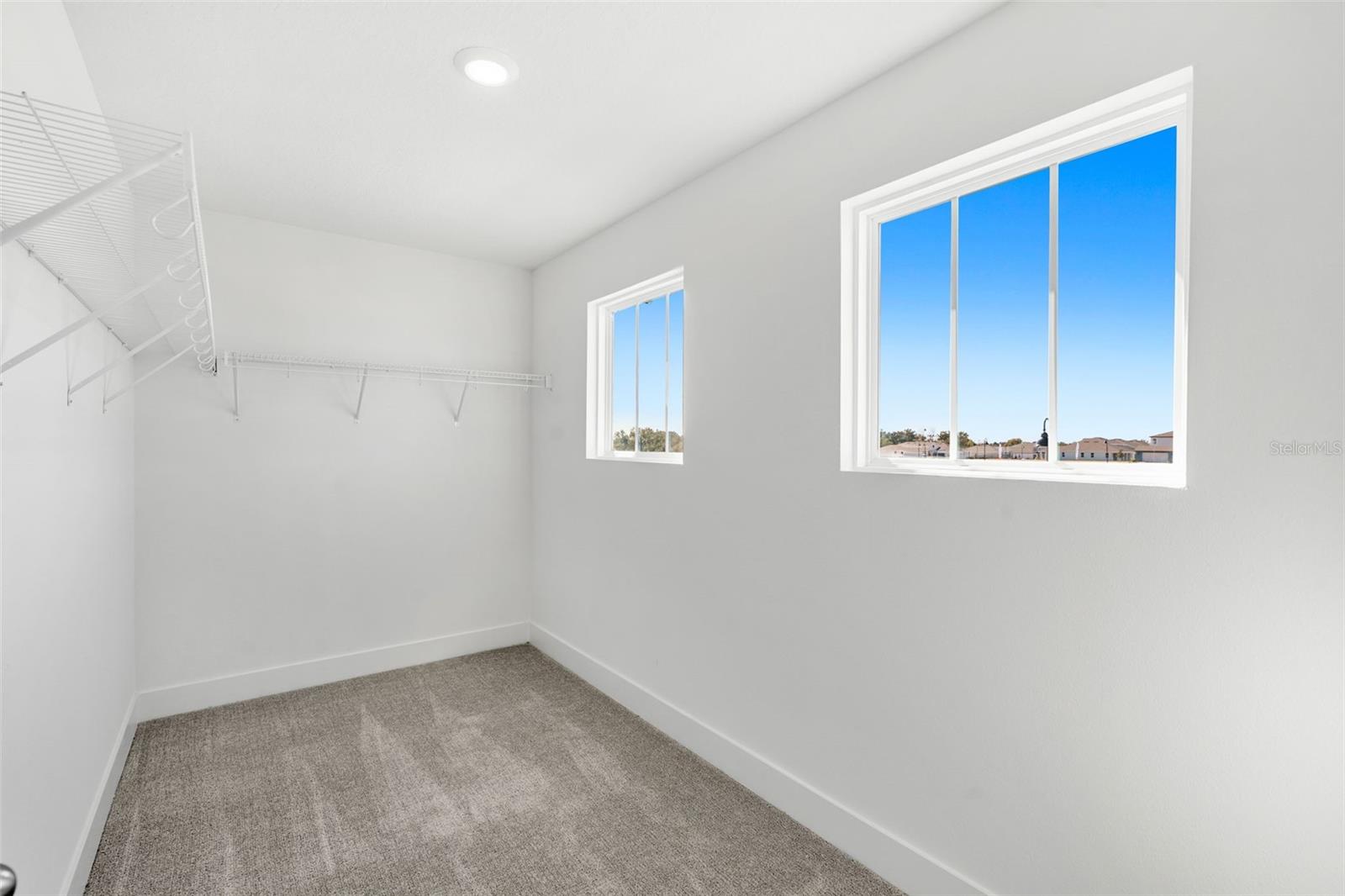 Image 23 of 35 For 810 Emerald Grove Drive