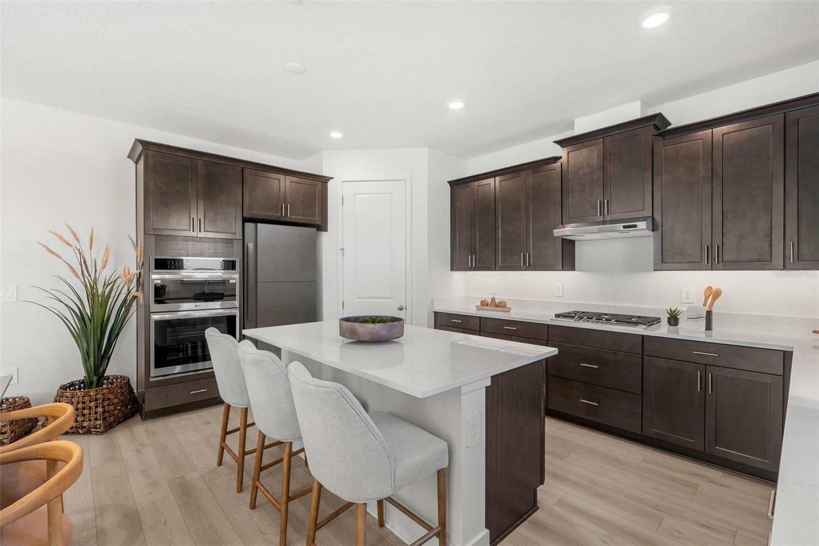 Image 4 of 35 For 810 Emerald Grove Drive