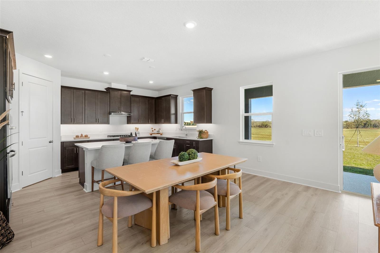 Image 8 of 35 For 810 Emerald Grove Drive